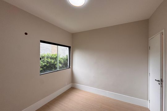 Quarto 1 de apartamento para alugar com 2 quartos, 54m² em Vargem Grande, Rio de Janeiro