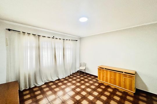 Sala de casa para alugar com 2 quartos, 210m² em Jardim Popular, São Paulo