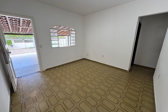 Casa para alugar com 3 quartos, 159m² em Qnl 12, Brasília