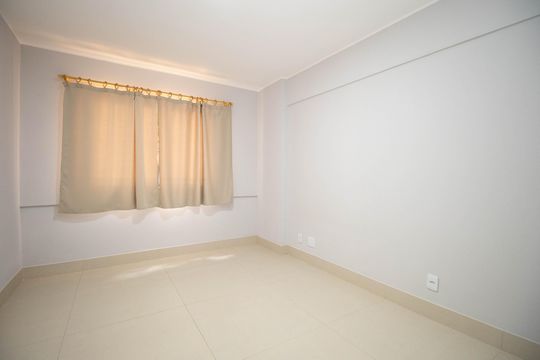 Quarto 2 de apartamento para alugar com 3 quartos, 84m² em Quadra 9, Brasília