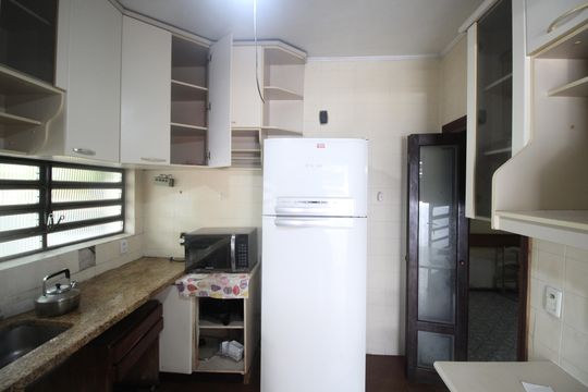 Cozinha de casa para alugar com 3 quartos, 331m² em São João, Porto Alegre