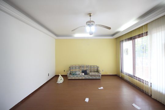 Casa para alugar com 3 quartos, 331m² em São João, Porto Alegre