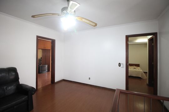 Sala 2 de casa para alugar com 3 quartos, 331m² em São João, Porto Alegre