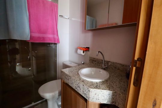 Banheiro de apartamento para alugar com 1 quarto, 25m² em Caminho das Árvores, Salvador