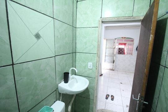 Banheiro de casa para alugar com 1 quarto, 82m² em Vila Formosa, Contagem