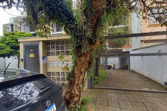 Fachada + Plaquinha de kitnet/studio para alugar com 1 quarto, 22m² em Perdizes, São Paulo