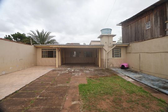 Quintal  de casa à venda com 2 quartos, 50m² em Niterói, Canoas