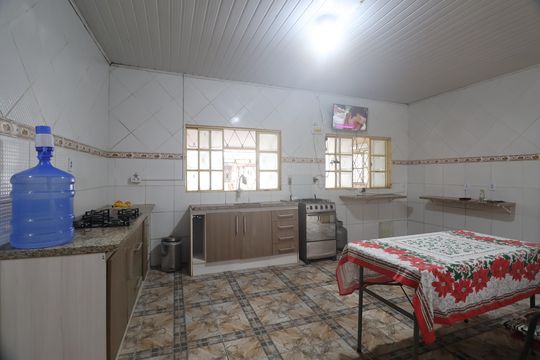 Cozinha de casa à venda com 2 quartos, 50m² em Niterói, Canoas