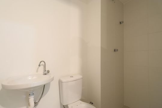 Banheiro  de apartamento para alugar com 2 quartos, 33m² em Várzea da Barra Funda, São Paulo