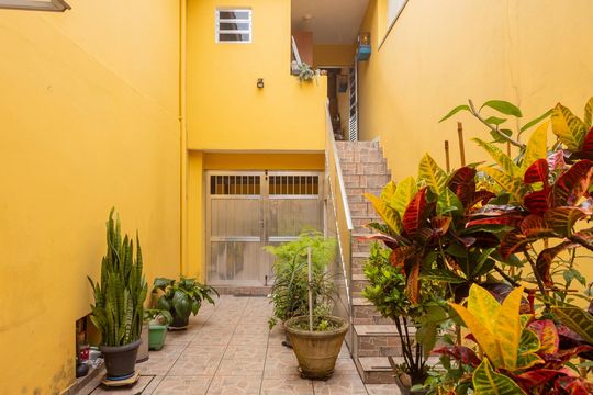 Quintal de casa à venda com 3 quartos, 280m² em Jardim Itatiaia, São Paulo