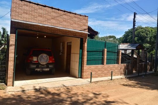 Fachada de casa para alugar com 3 quartos, 300m² em Belém Velho, Porto Alegre