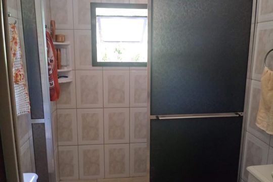 Banheiro 2 de casa para alugar com 3 quartos, 300m² em Belém Velho, Porto Alegre