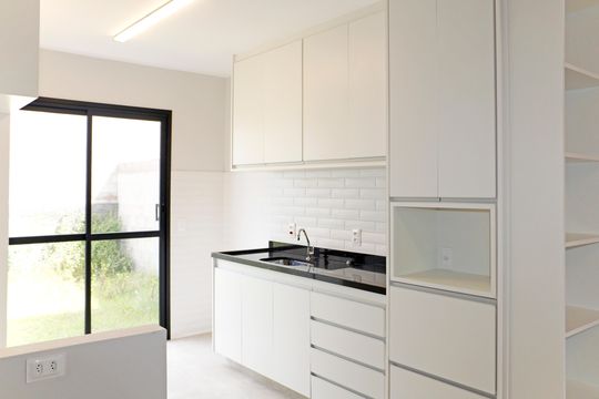 Cozinha de casa de condomínio para alugar com 2 quartos, 82m² em Pinheirinho, Vinhedo