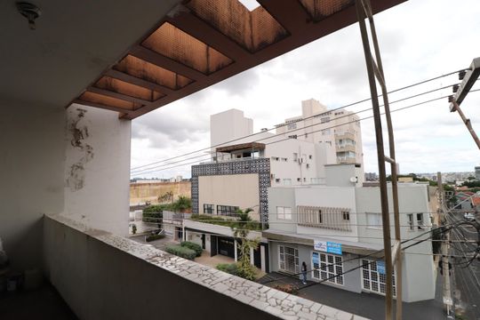 Sacada de apartamento para alugar com 4 quartos, 130m² em Lídice, Uberlândia