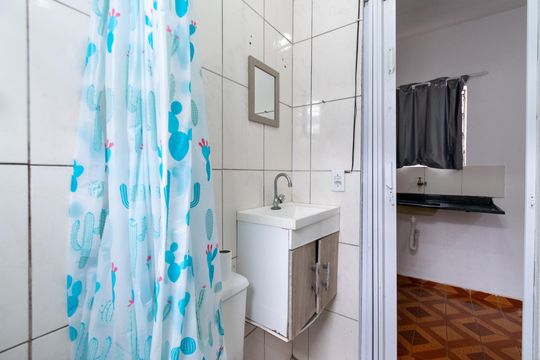 Banheiro  de casa para alugar com 1 quarto, 20m² em Vila Fachini, São Paulo