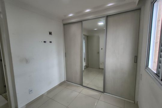Quarto 1 de apartamento para alugar com 2 quartos, 42m² em Cidade Satelite Santa Barbara, São Paulo