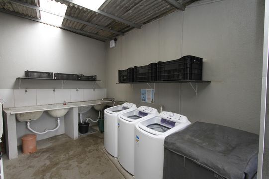 Lavanderia de kitnet/studio para alugar com 1 quarto, 24m² em Carlos Prates, Belo Horizonte
