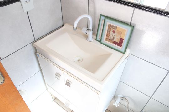 Banheiro de kitnet/studio para alugar com 1 quarto, 50m² em Setor Morais, Goiânia