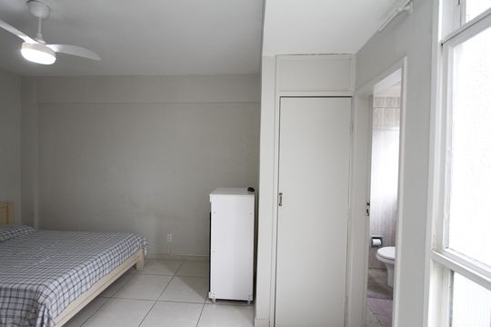 Quarto  de kitnet/studio para alugar com 1 quarto, 16m² em Carlos Prates, Belo Horizonte