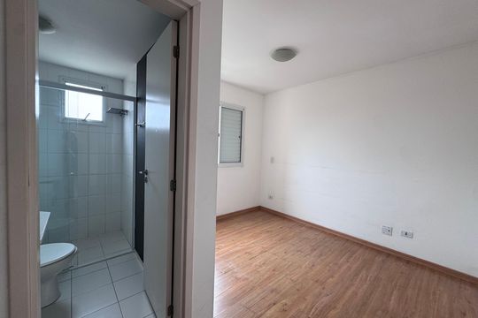 Suíte  de apartamento para alugar com 2 quartos, 60m² em Santo Antônio, Osasco