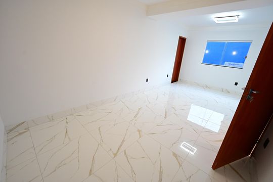 Casa para alugar com 3 quartos, 237m² em Parque Oeste Industrial, Goiânia