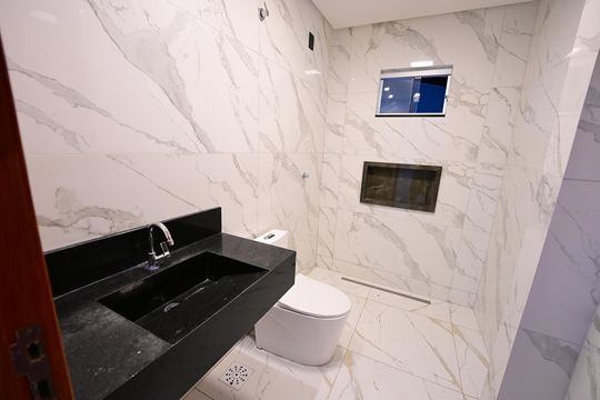Casa para alugar com 3 quartos, 237m² em Parque Oeste Industrial, Goiânia