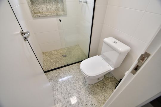 Banheiro de apartamento para alugar com 1 quarto, 52m² em Cambuí, Campinas
