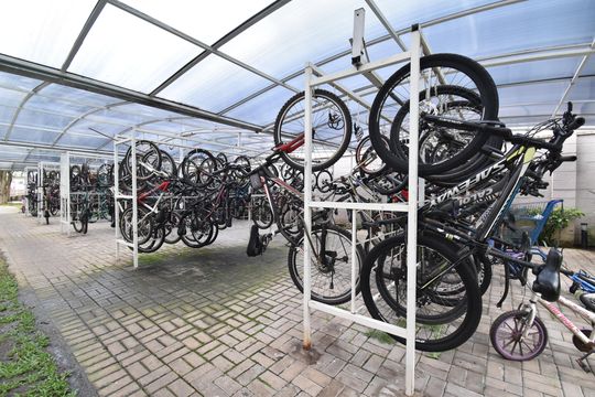 Área comum - Bicicletário de apartamento para alugar com 2 quartos, 49m² em Pinheirinho, Curitiba