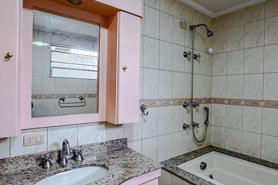 Banheiro da Suíte de casa para alugar com 3 quartos, 245m² em Vila Regente Feijó, São Paulo