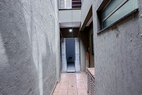 Área externa de casa para alugar com 3 quartos, 245m² em Vila Regente Feijó, São Paulo