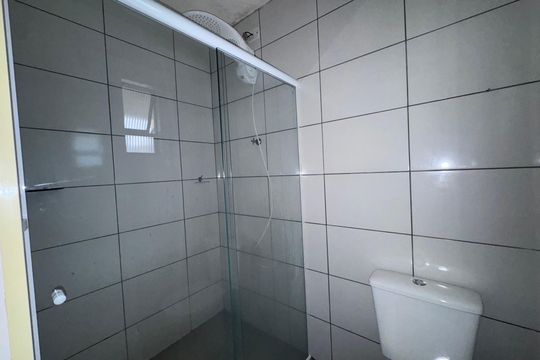 Banheiro de casa para alugar com 1 quarto, 70m² em Vila Osasco, Osasco