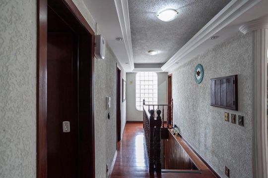 Corredor de casa para alugar com 3 quartos, 300m² em Jardim Montanhês, Belo Horizonte