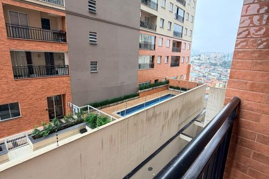 Apartamento para alugar com 2 quartos, 43m² em Jardim Tres Irmaos, Taboão da Serra