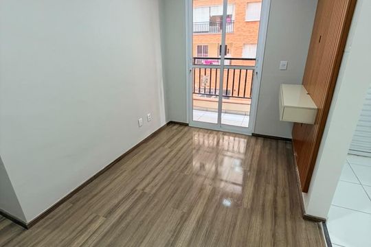 Sala de apartamento para alugar com 2 quartos, 43m² em Jardim Tres Irmaos, Taboão da Serra