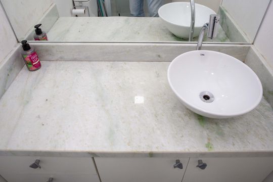 Banheiro Social de apartamento à venda com 2 quartos, 53m² em Centro, Diadema
