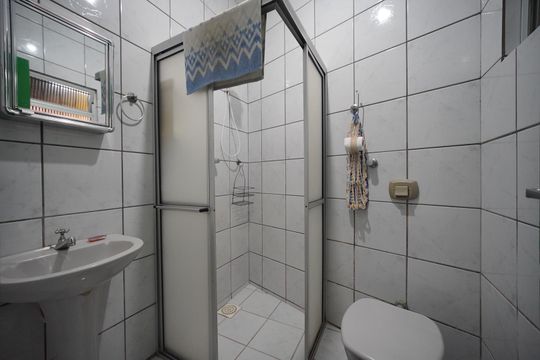 Banheiro  de casa para alugar com 1 quarto, 60m² em Agronômica, Florianópolis