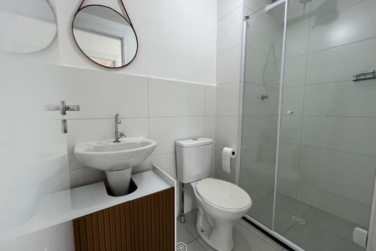 Banheiro de apartamento para alugar com 2 quartos, 42m² em Freguesia do Ó, São Paulo