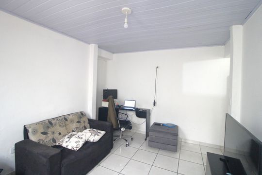 Sala de casa para alugar com 1 quarto, 40m² em Veleiros, São Paulo