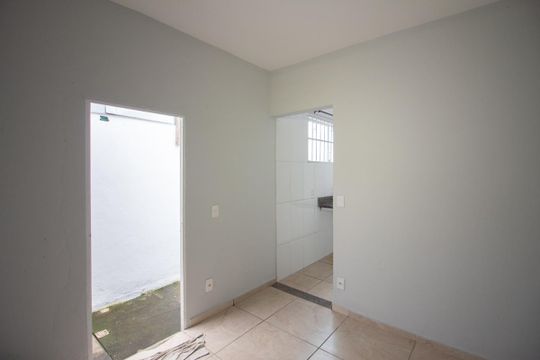 Copa de casa para alugar com 2 quartos, 50m² em Ipiranga, Belo Horizonte