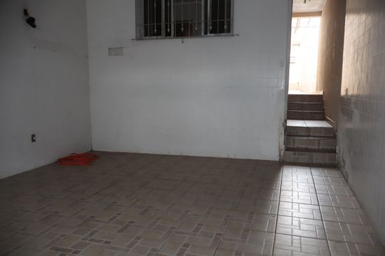 Garagem de casa à venda com 5 quartos, 149m² em Vila Santa Virginia, São Paulo