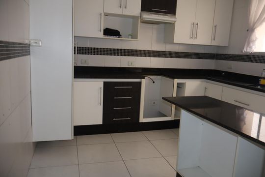 Cozinha de casa à venda com 5 quartos, 149m² em Vila Santa Virginia, São Paulo