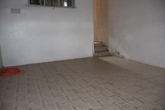 Garagem de casa à venda com 5 quartos, 149m² em Vila Santa Virginia, São Paulo