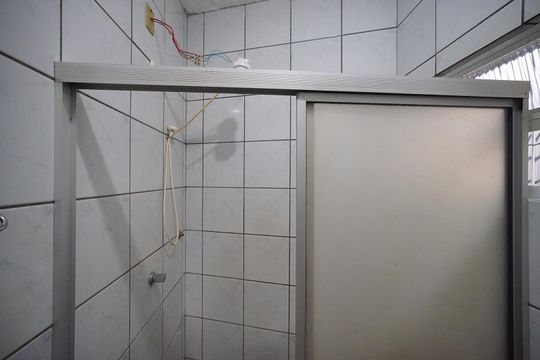 Banheiro de casa para alugar com 1 quarto, 60m² em Agronômica, Florianópolis