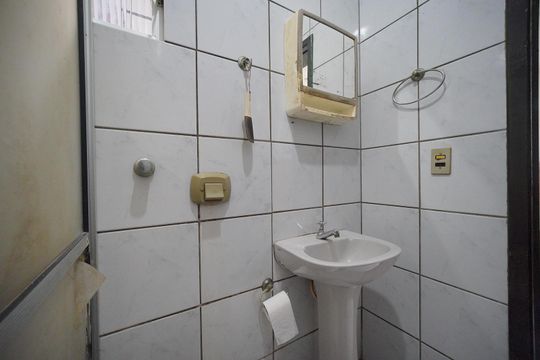 Banheiro de casa para alugar com 1 quarto, 60m² em Agronômica, Florianópolis