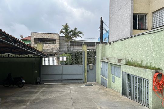 Garagem de casa de condomínio para alugar com 2 quartos, 50m² em Itaquera, São Paulo