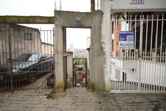 Fachada de casa para alugar com 1 quarto, 40m² em Parque Novo Oratório, Santo André