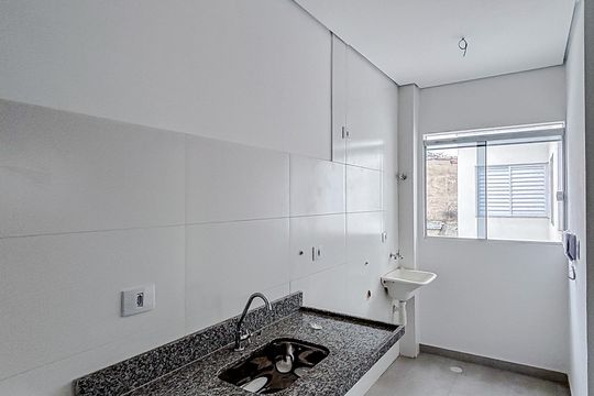 Cozinha e Área de Serviço de apartamento à venda com 2 quartos, 35m² em Vila Carrão, São Paulo