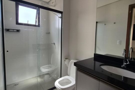 Banheiro de kitnet/studio para alugar com 1 quarto, 40m² em Ribeirânia, Ribeirão Preto