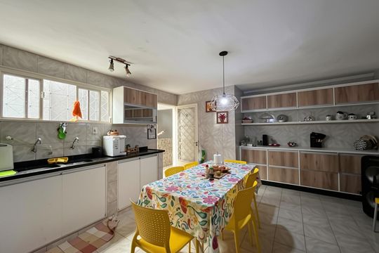 Casa à venda com 4 quartos, 250m² em Ceilândia, Brasília
