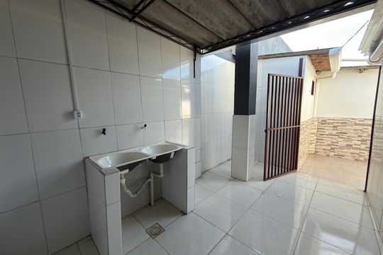 Casa para alugar com 1 quarto, 45m² em Qng 18, Brasília